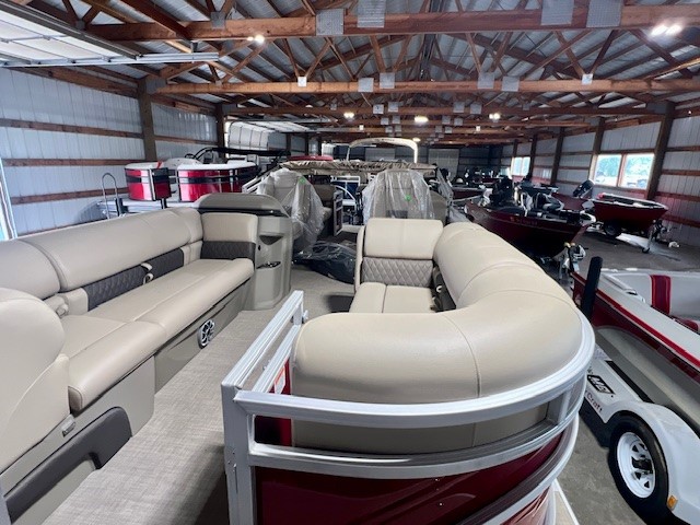 2025 Sun Tracker Party Barge® 22 DLX - Photo 2